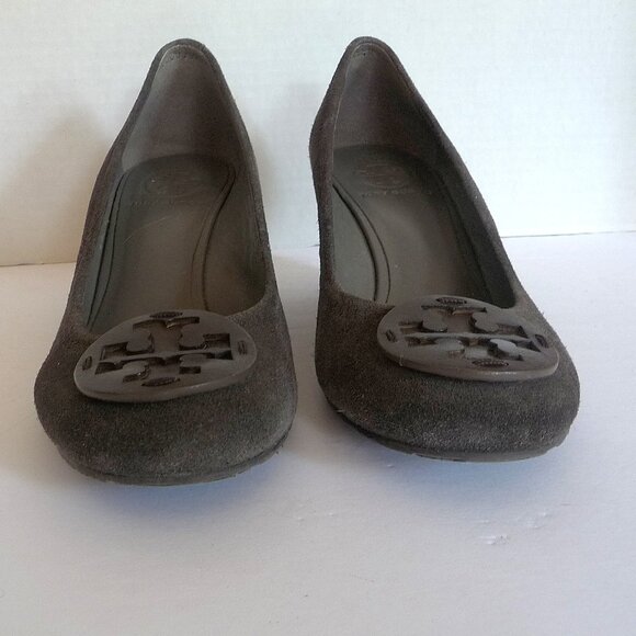 TORY BURCH Size 7.5 Sally Split Suede Wedge Heels Pumps - Picture 15 of 15